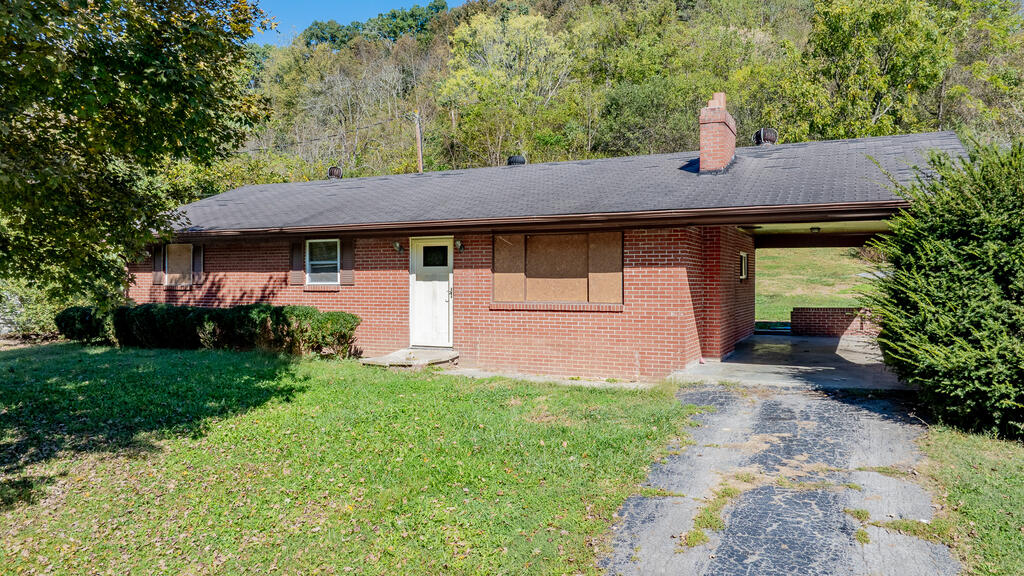 1447 Thompson Creek Rd Property Photo 1
