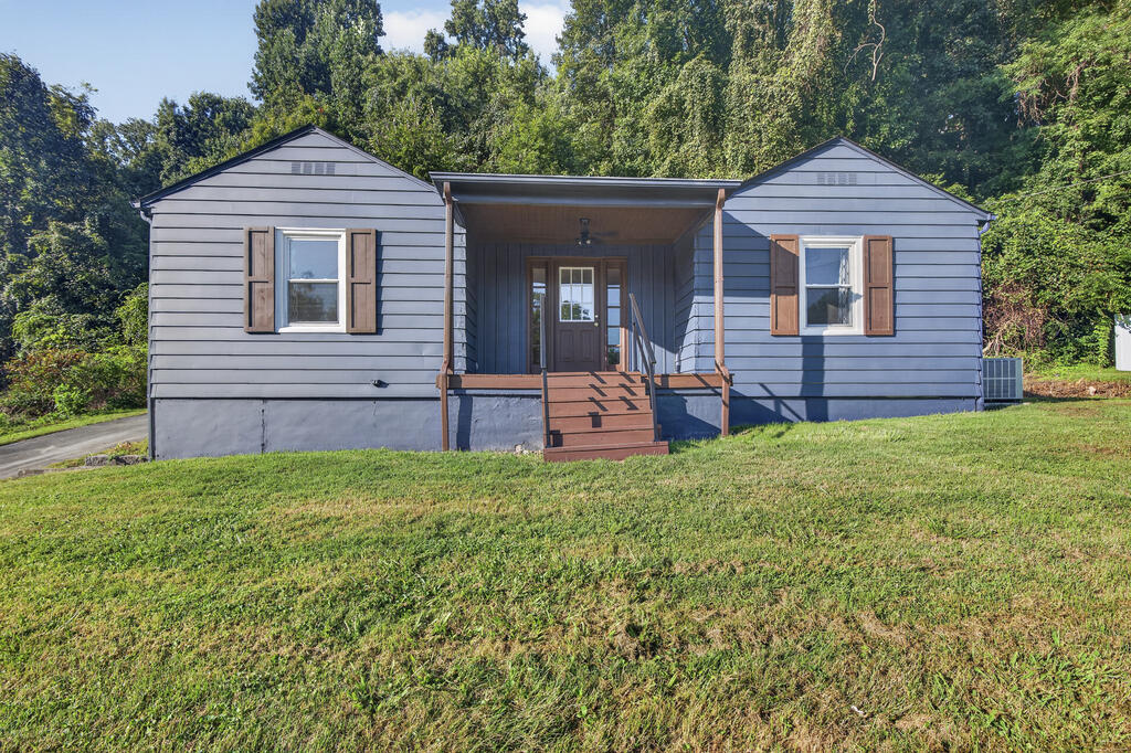 1169 Valley Dr Property Photo 3
