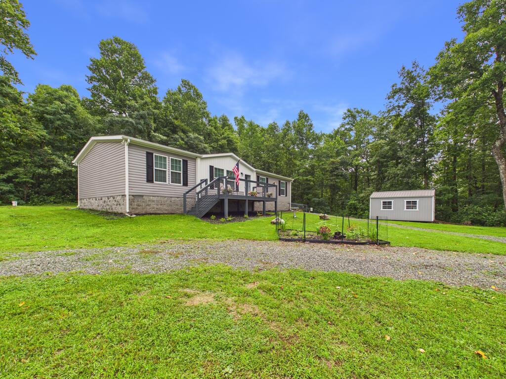 400 Ridge Oak Dr Se Property Photo 1