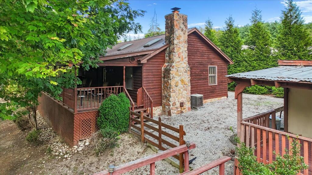 6380 Whities Lane Property Photo 1