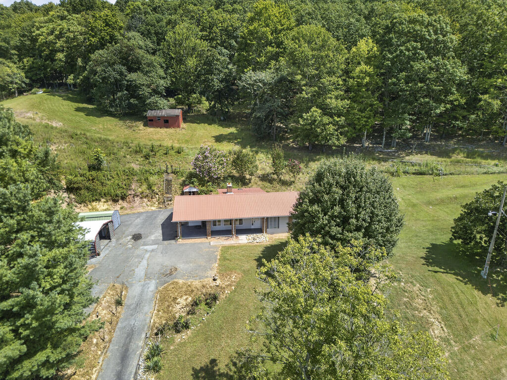 133 Reed Hollow Rd Property Photo 1