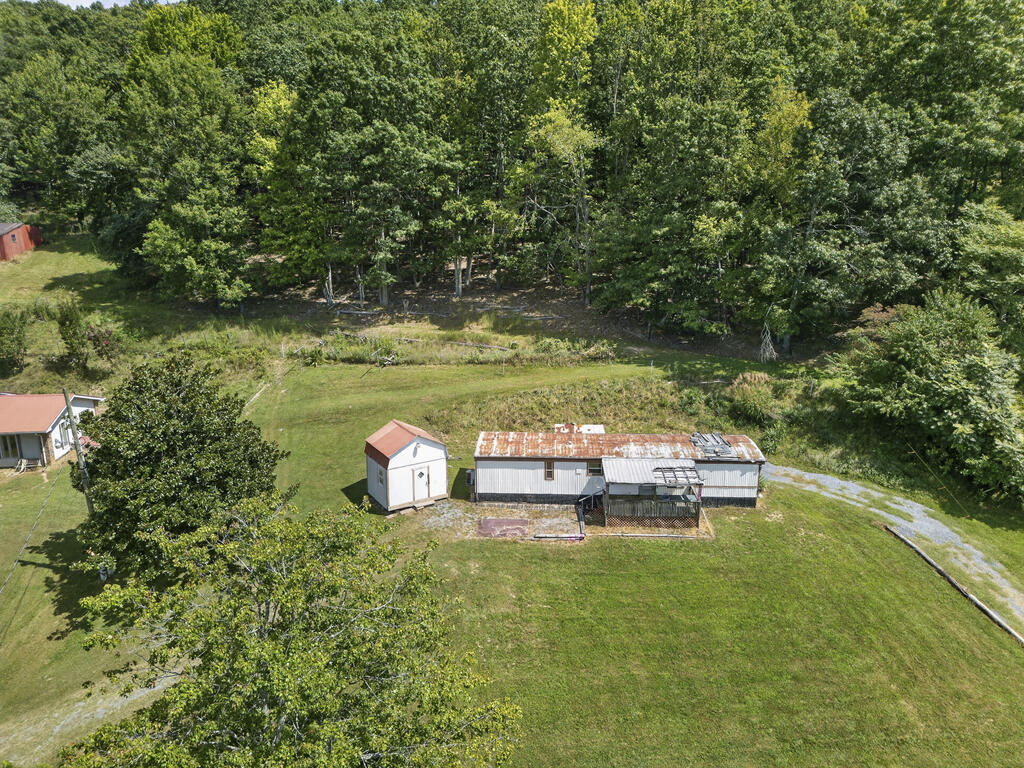 137 Reed Hollow Rd Property Photo 1