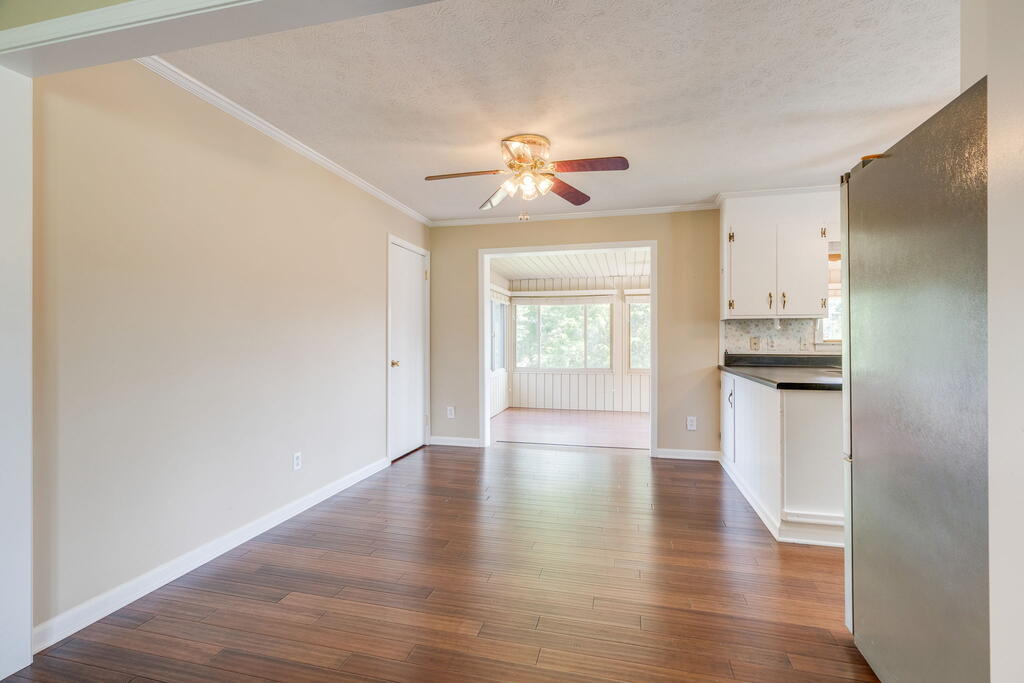 551 Meadowcrest Dr. Property Photo 7