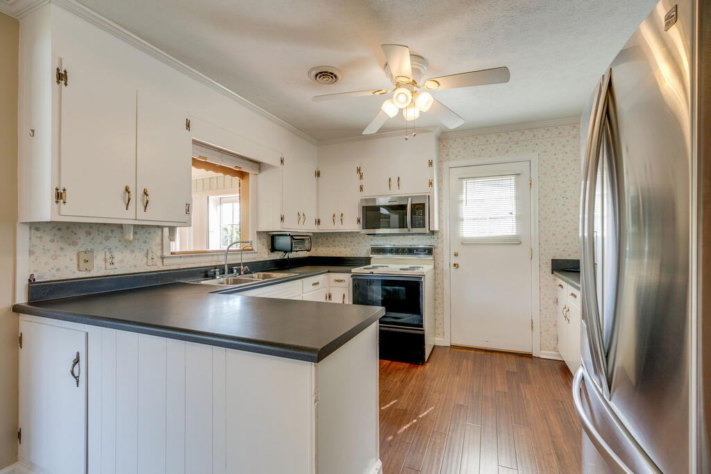 551 Meadowcrest Dr. Property Photo 8