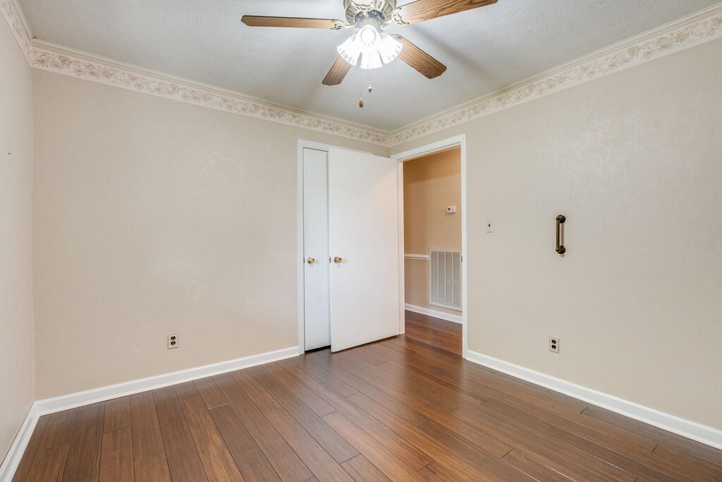 551 Meadowcrest Dr. Property Photo 20
