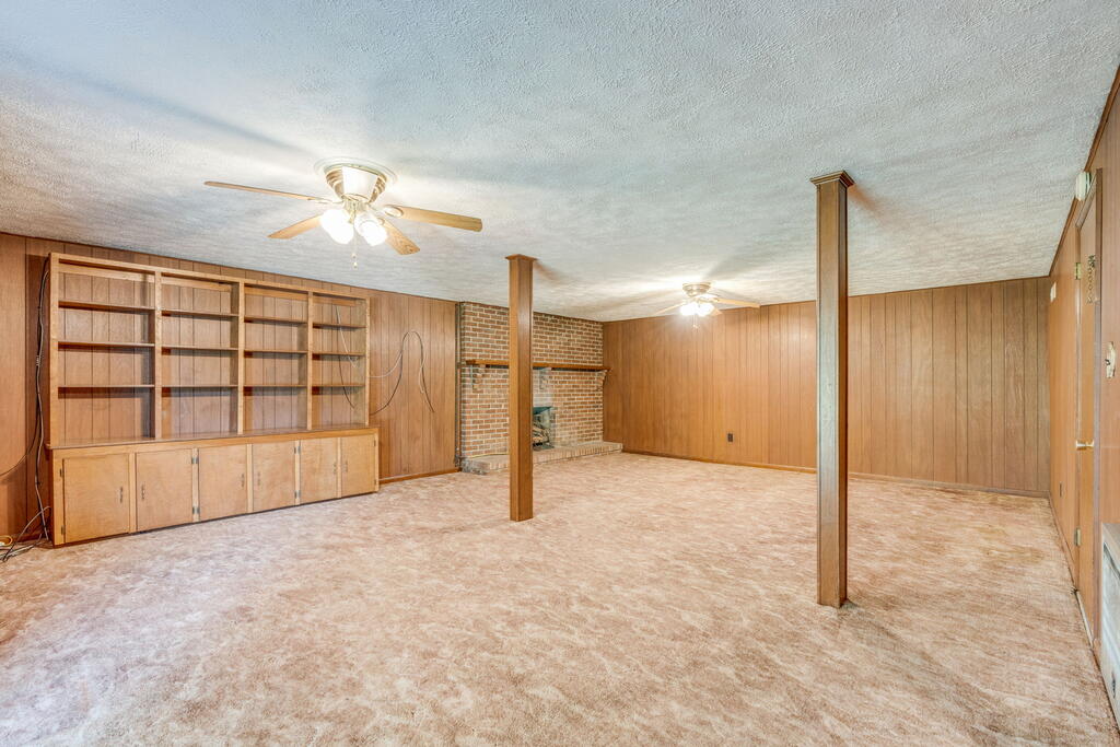 551 Meadowcrest Dr. Property Photo 21