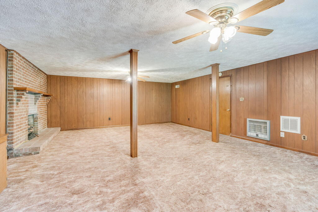 551 Meadowcrest Dr. Property Photo 22
