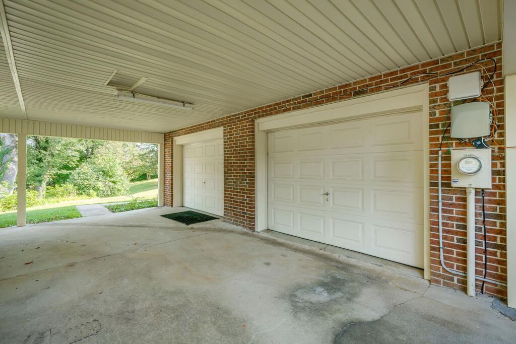 551 Meadowcrest Dr. Property Photo 25