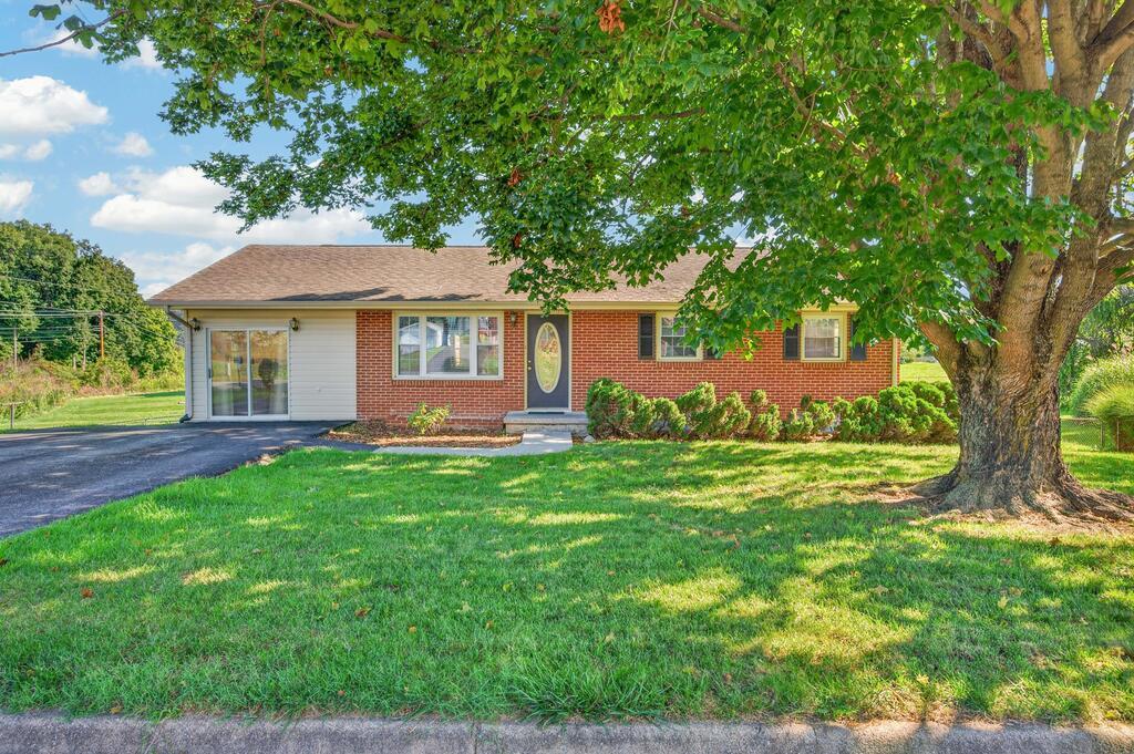 6902 Riverbend Dr Property Photo 1