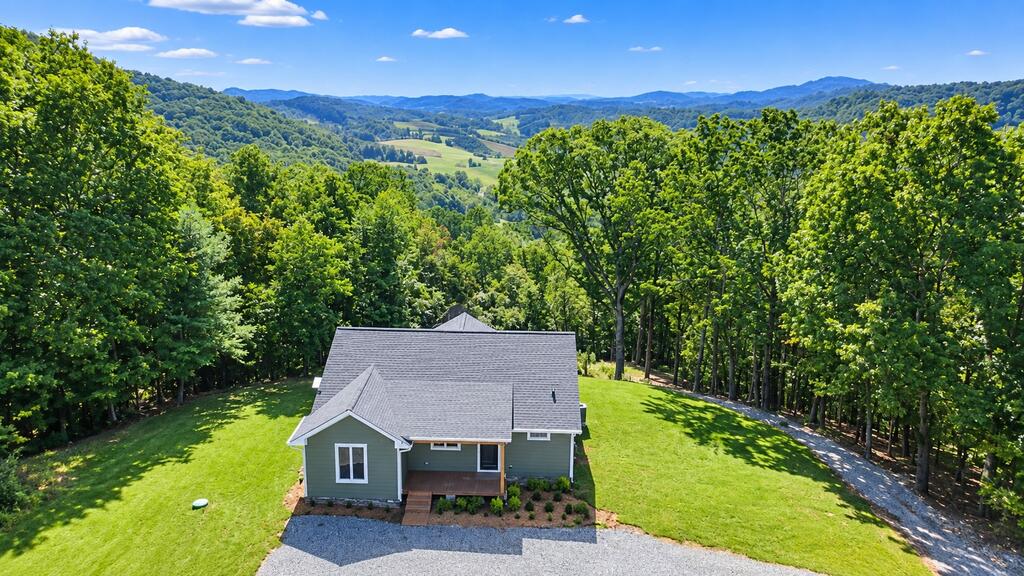 2604 Grassy Creek Rd Property Photo 1