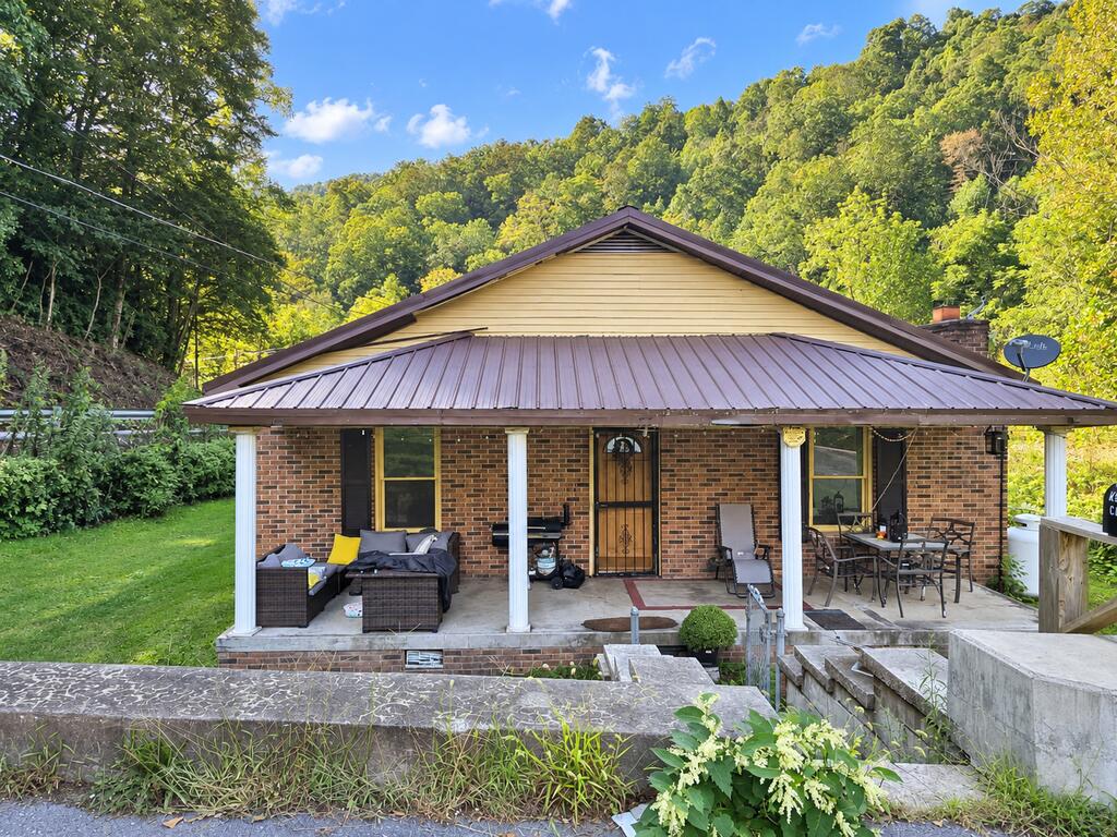 6324 Coal City Road Property Photo 1
