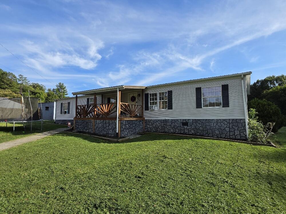 622 Thompson Rd. Property Photo 1