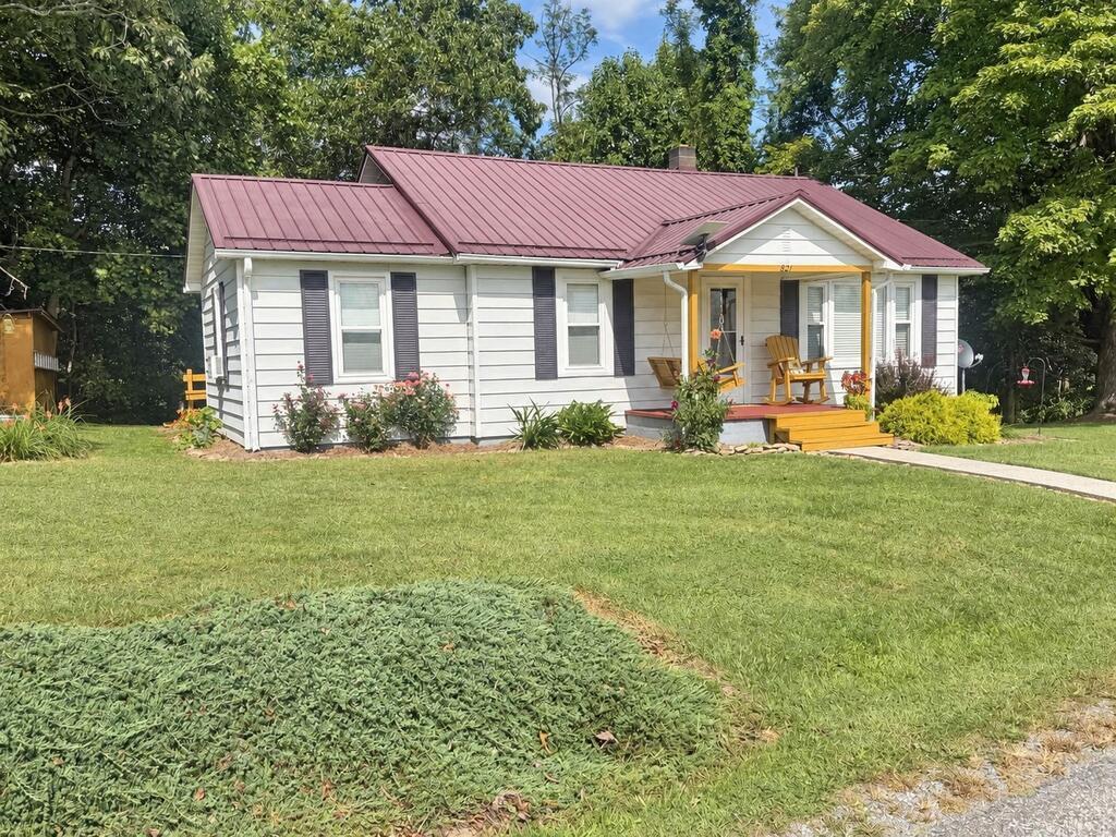 821 Byllesby Rd. Property Photo 1