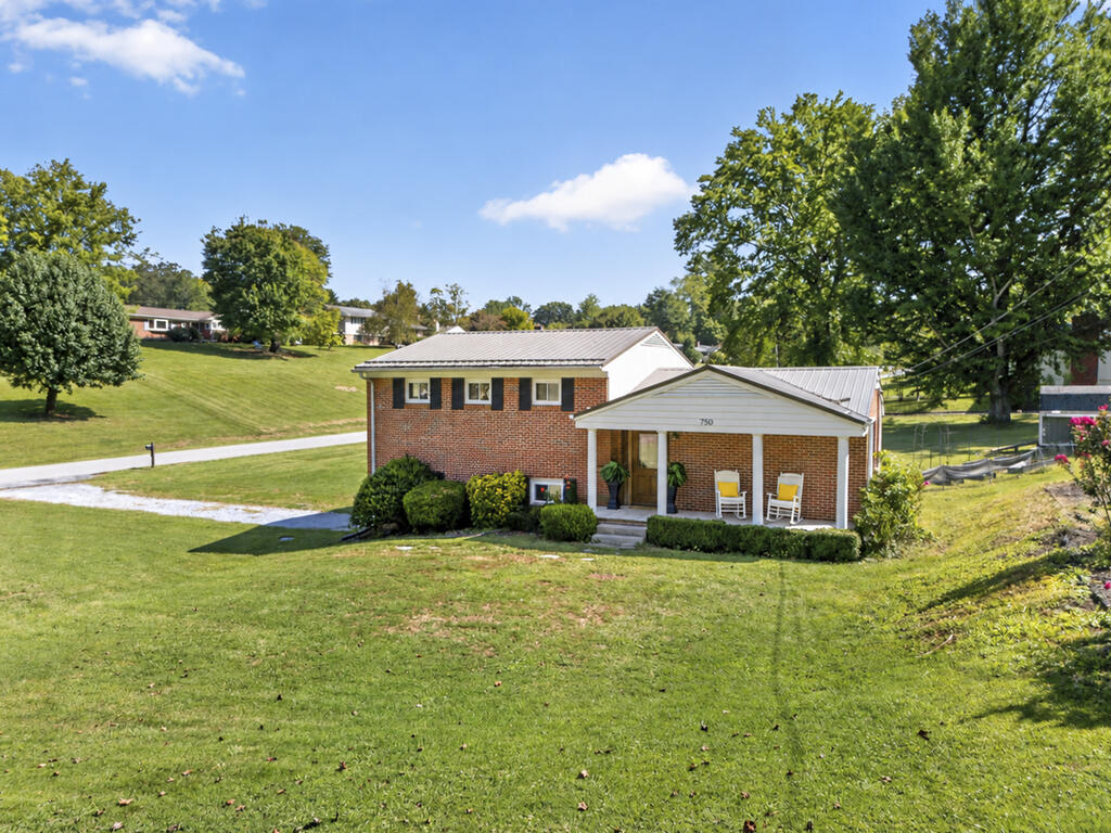 750 Fox Meadow Ln Property Photo 1