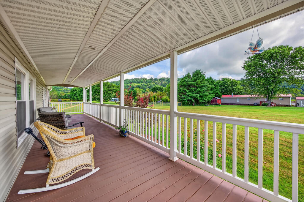 3687 Ivanhoe Rd Property Photo 10