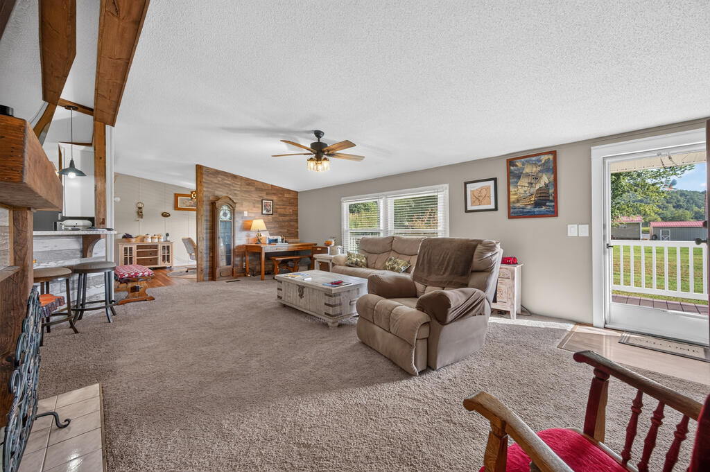 3687 Ivanhoe Rd Property Photo 14
