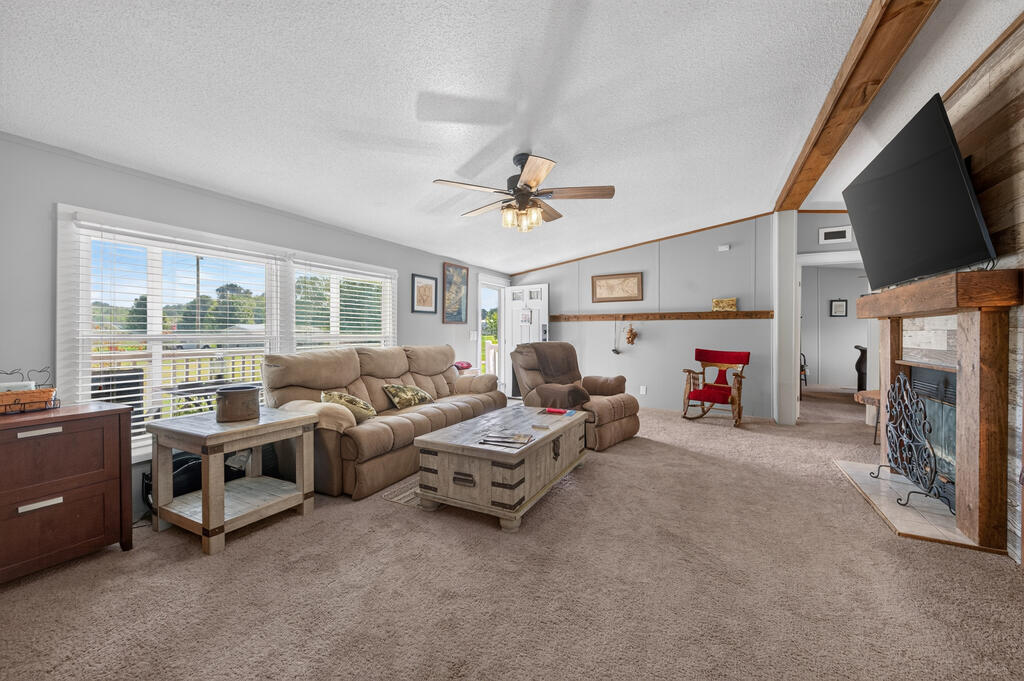 3687 Ivanhoe Rd Property Photo 15