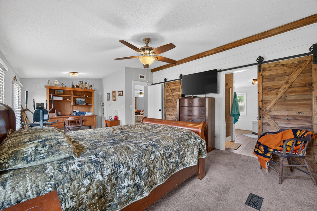 3687 Ivanhoe Rd Property Photo 20