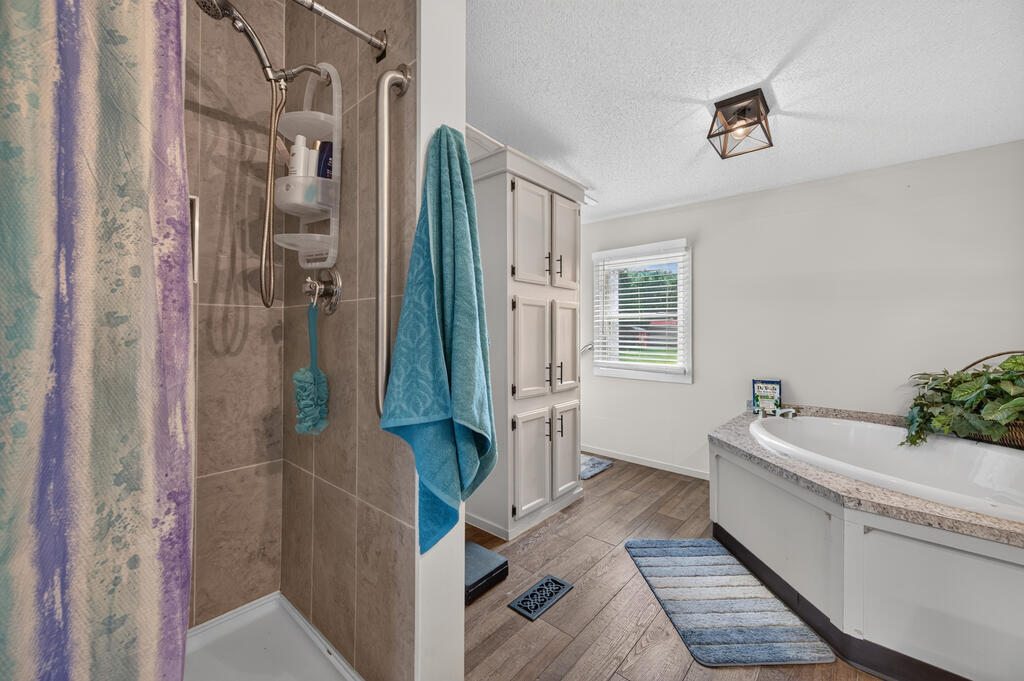 3687 Ivanhoe Rd Property Photo 24