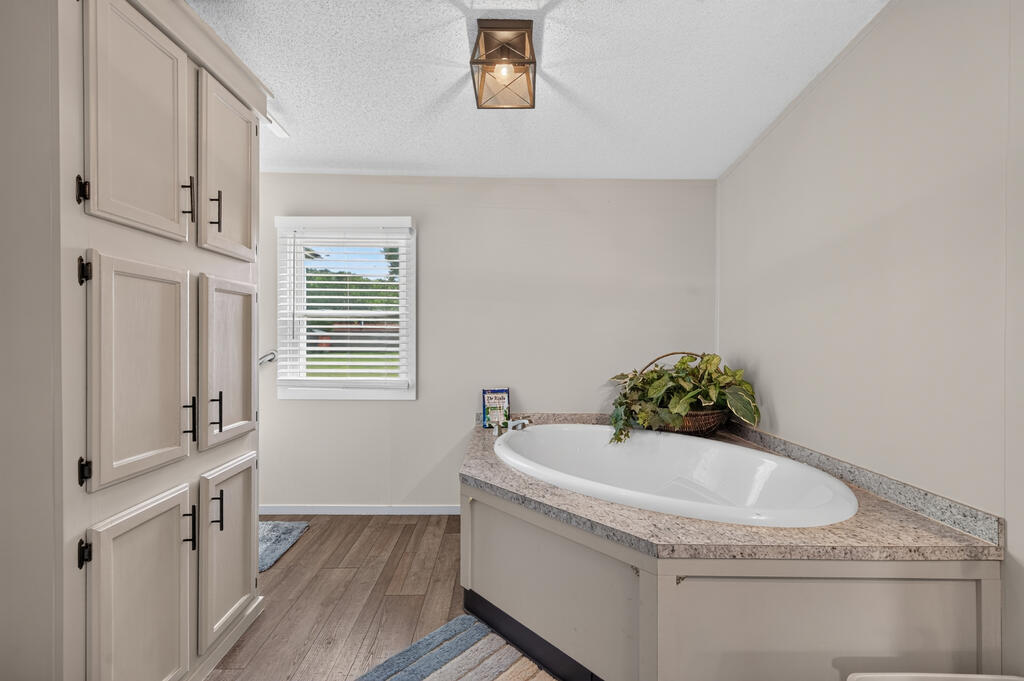 3687 Ivanhoe Rd Property Photo 25