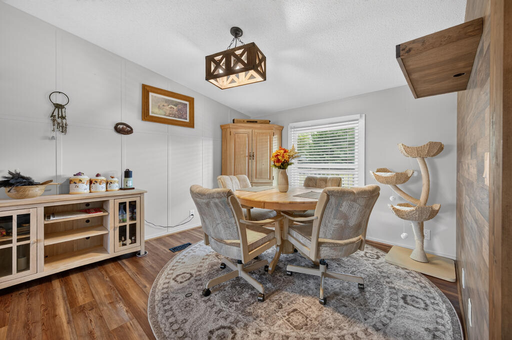 3687 Ivanhoe Rd Property Photo 28