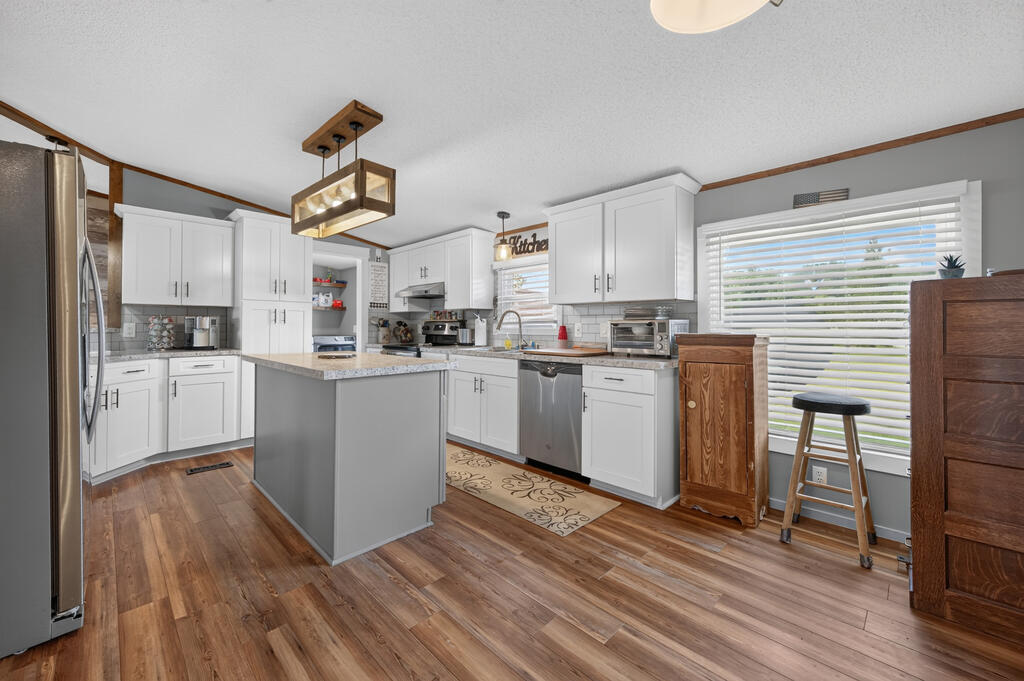 3687 Ivanhoe Rd Property Photo 32