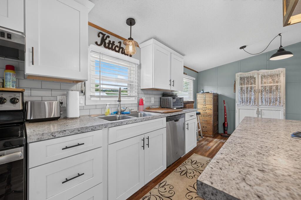 3687 Ivanhoe Rd Property Photo 37