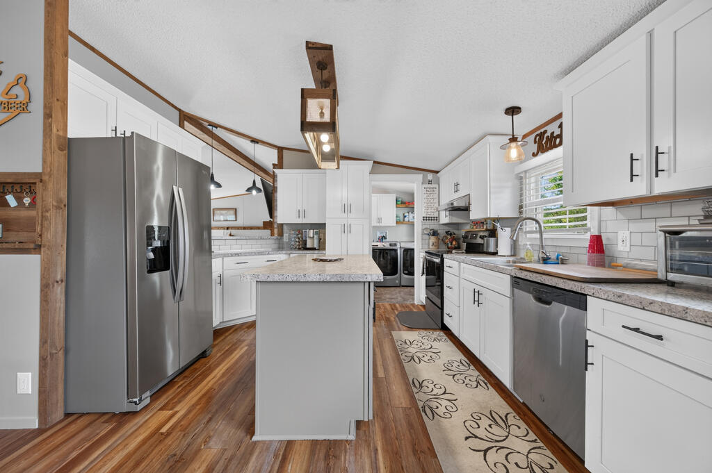 3687 Ivanhoe Rd Property Photo 42