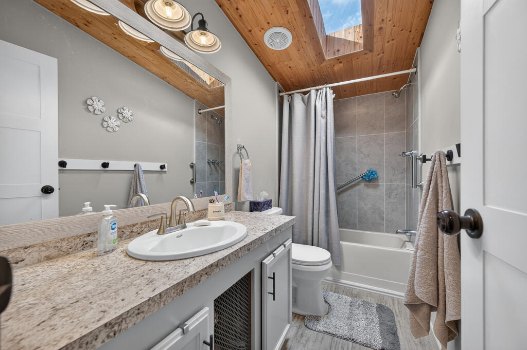 3687 Ivanhoe Rd Property Photo 50