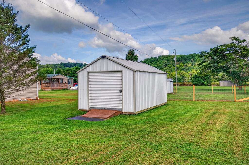3687 Ivanhoe Rd Property Photo 59