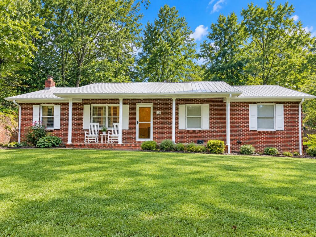 321 Star St Property Photo 1