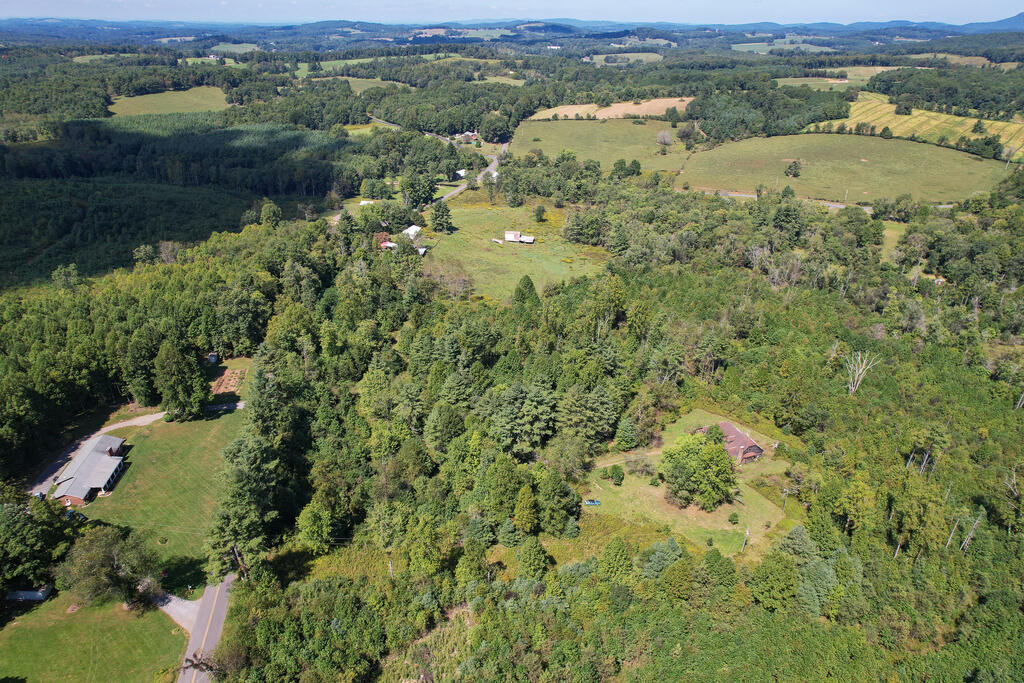 3525 Bellspur Road Property Photo 1
