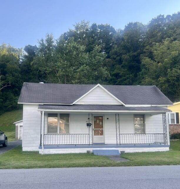 435 Lyons Avenue Property Photo 1