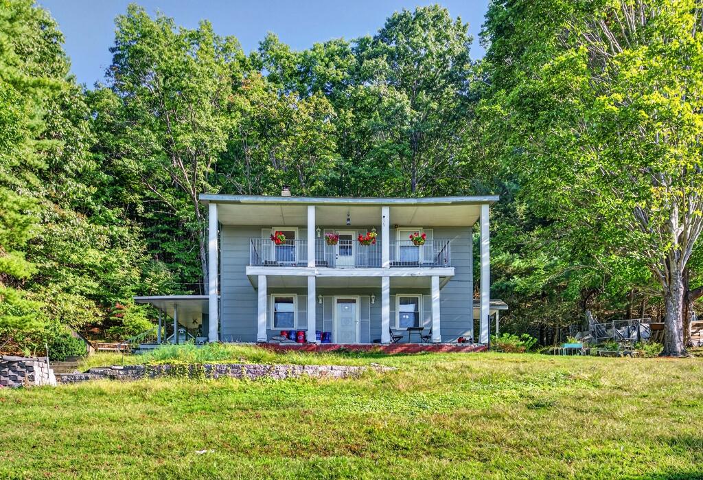 403 Wright Mountain Dr. Property Photo 2