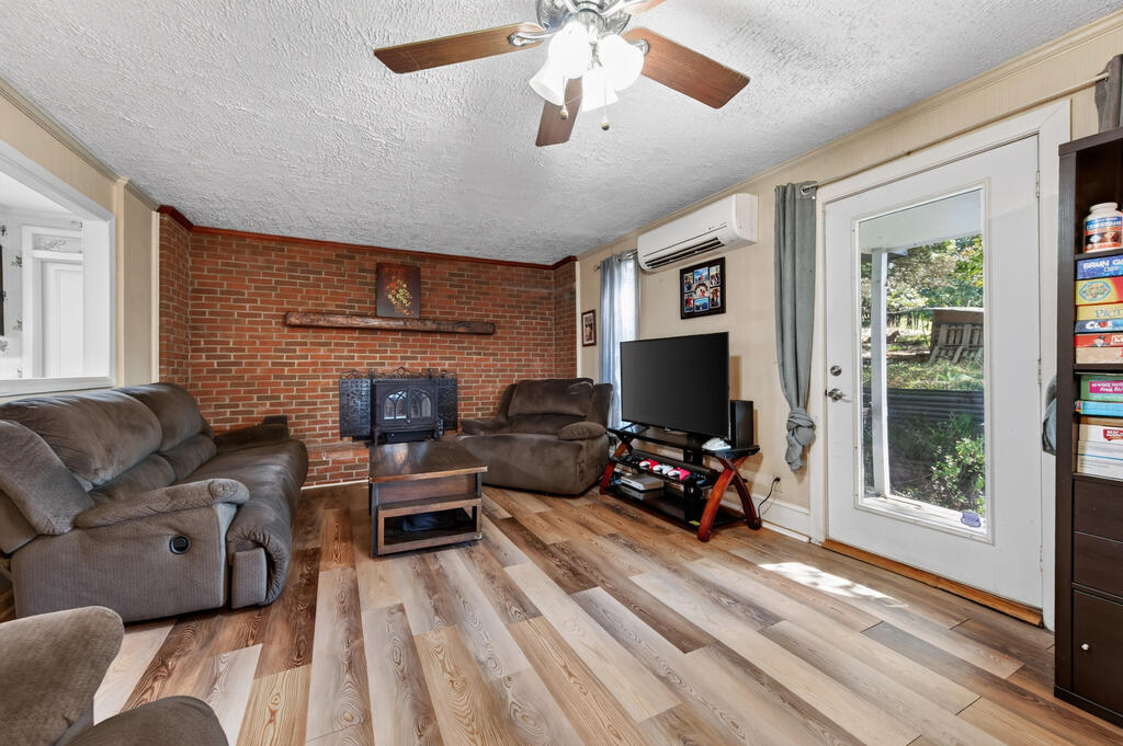 403 Wright Mountain Dr. Property Photo 15