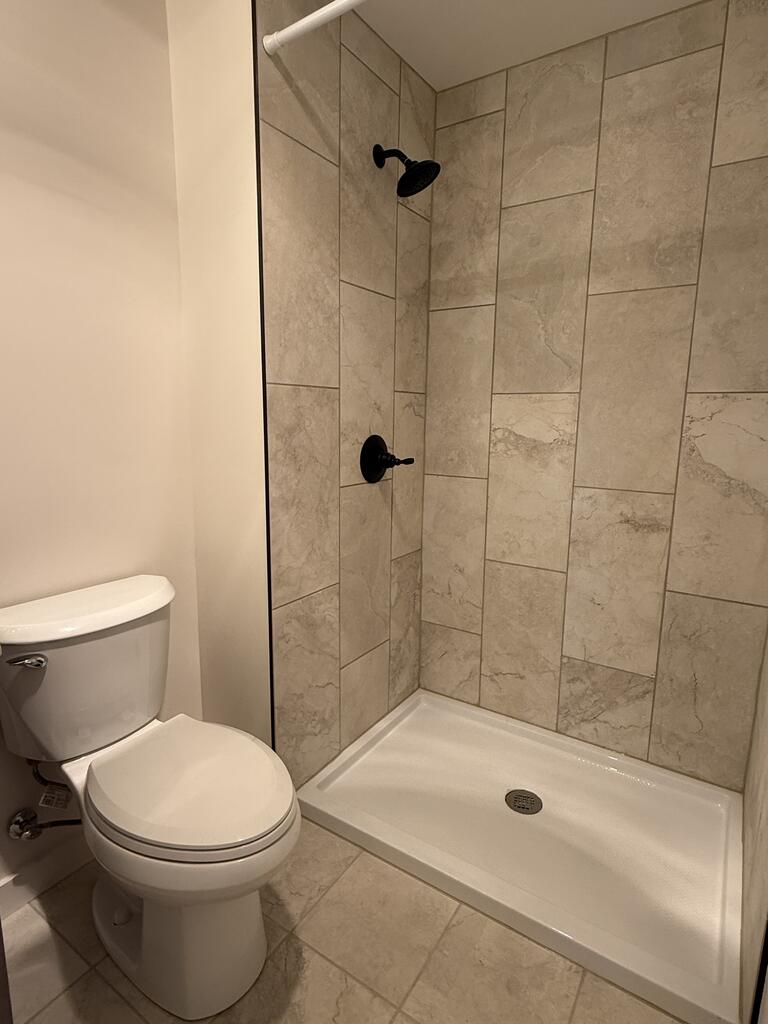 228 E Main St. Property Photo 6