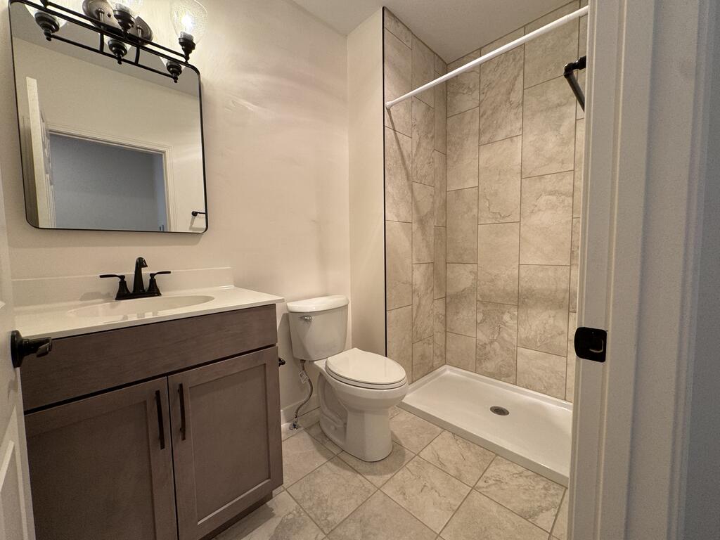 228 E Main St Property Photo 6