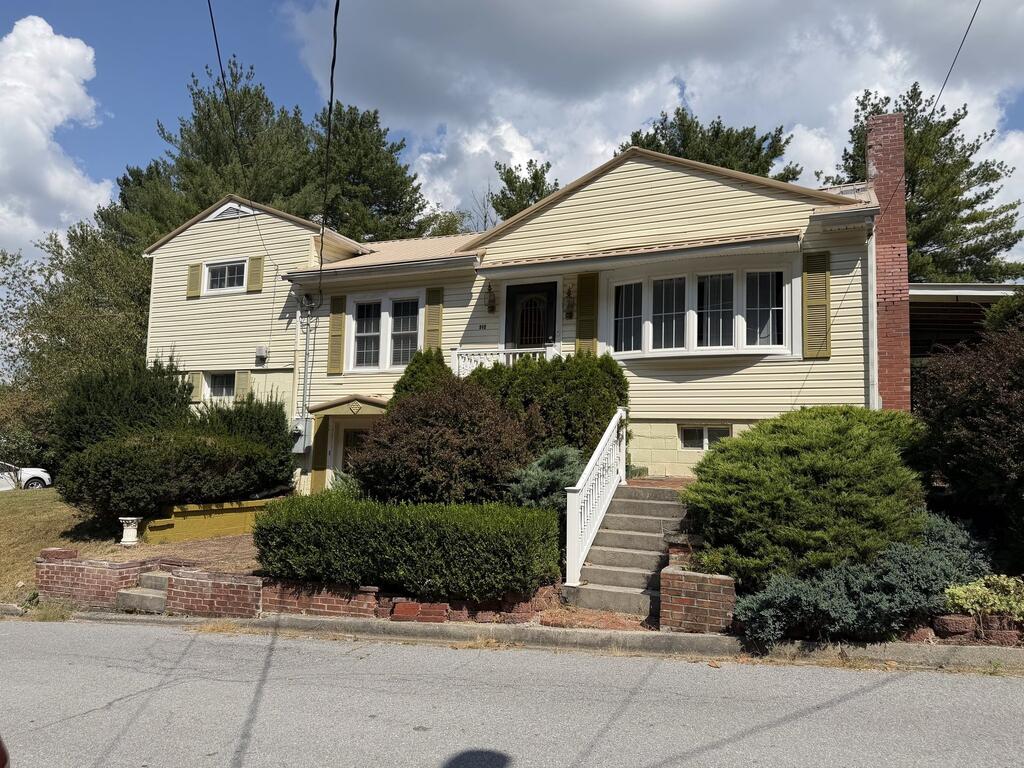 312 Circle Street Property Photo 1