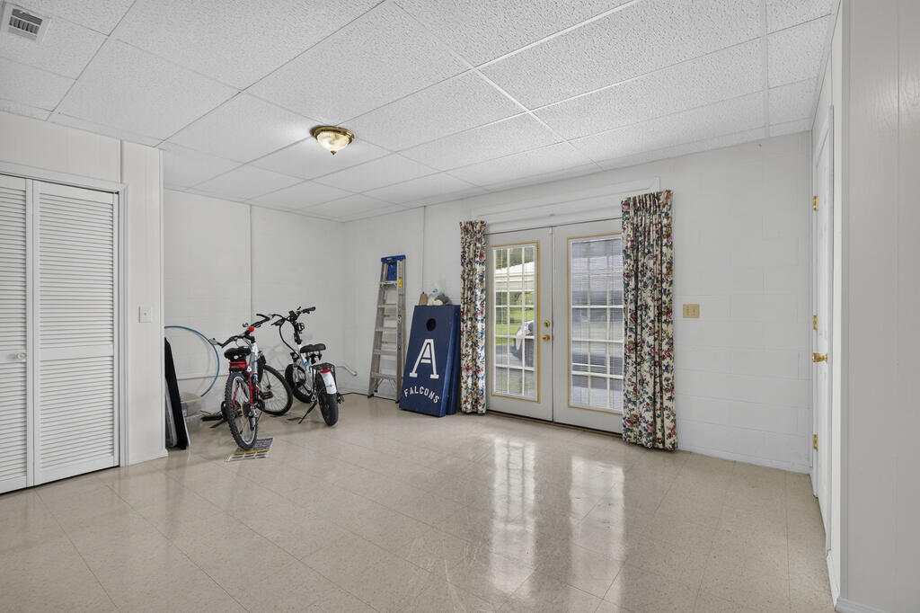 16000 Elementary Dr Property Photo 23