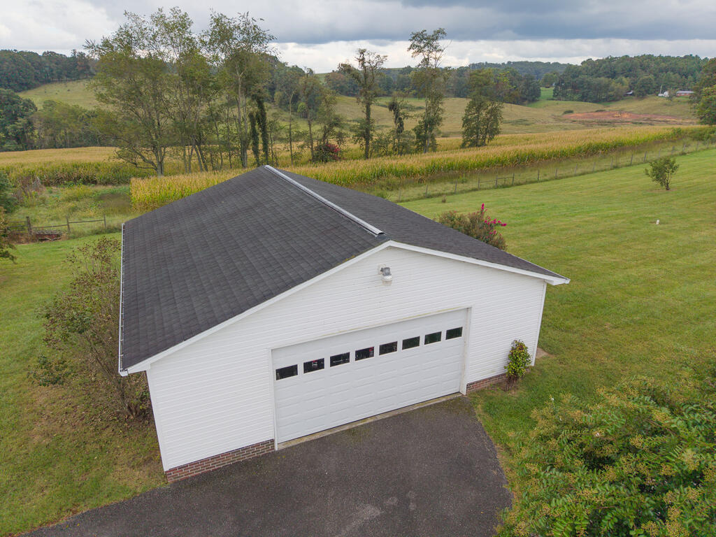 768 Ivanhoe Rd Property Photo 4
