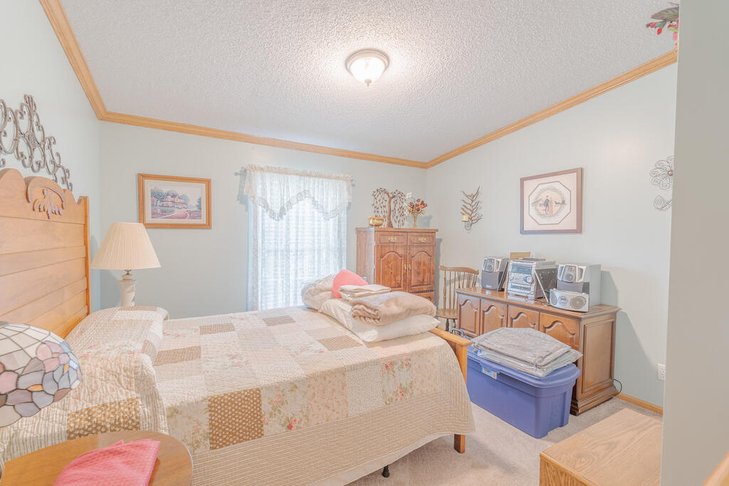 768 Ivanhoe Rd Property Photo 32