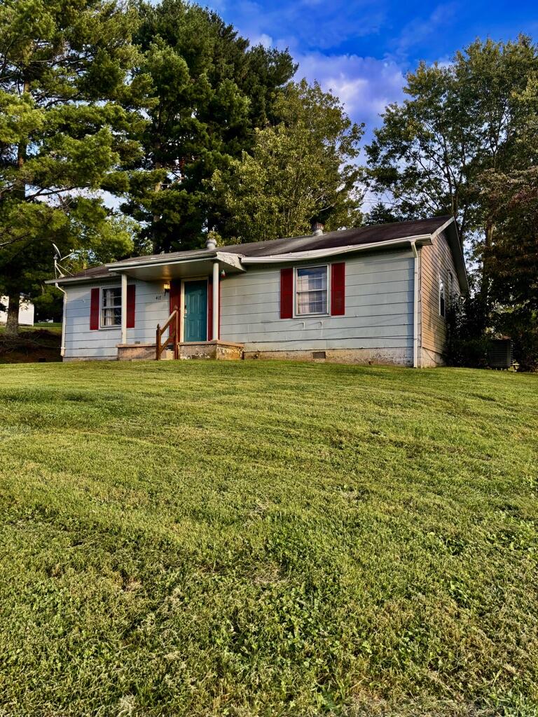 417 Honeysuckle Ln Property Photo 1