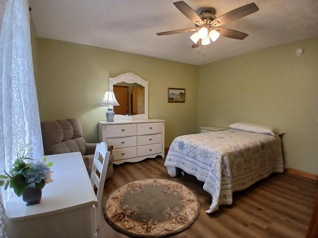 110 Williams St Property Photo 28