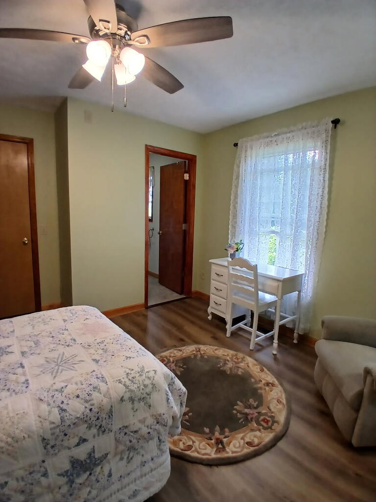 110 Williams St Property Photo 30