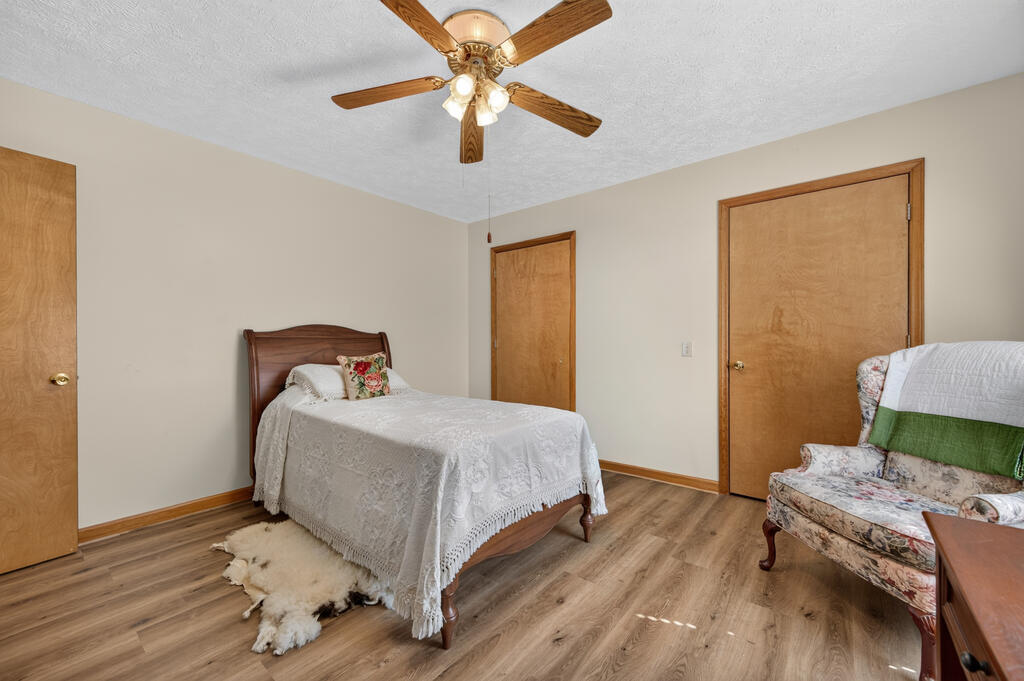 110 Williams St Property Photo 38