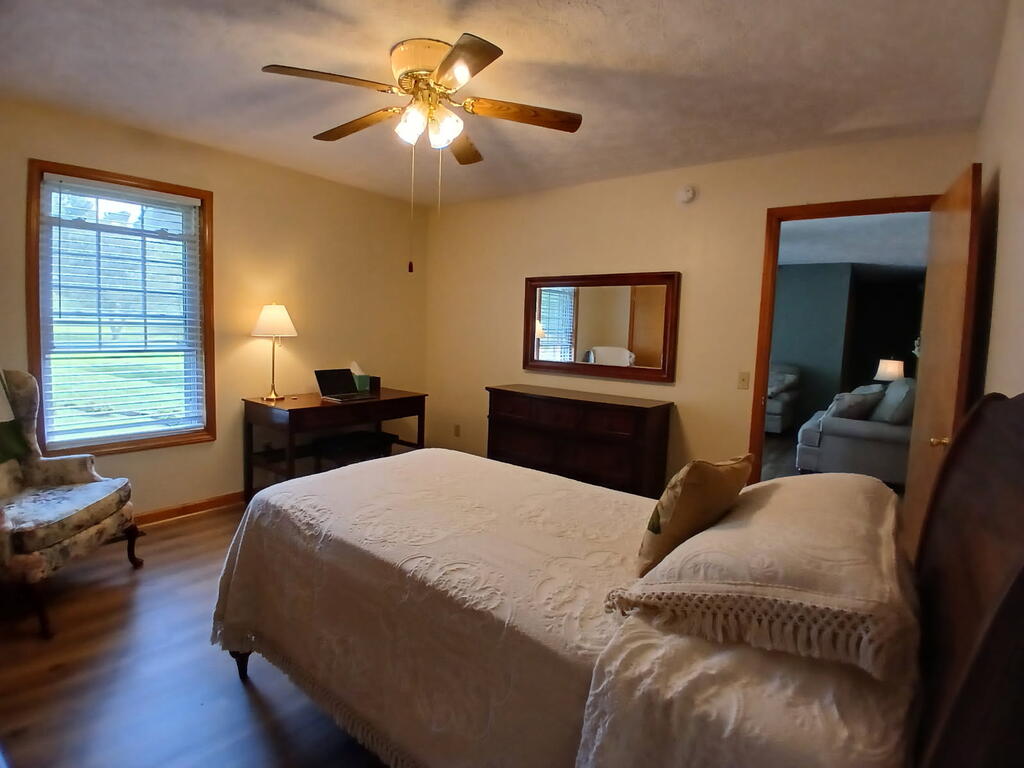110 Williams St Property Photo 39