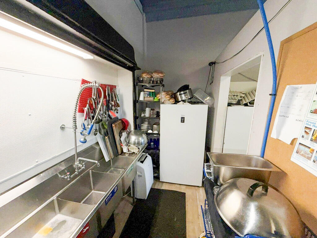 1027 Lee Highway Property Photo 12