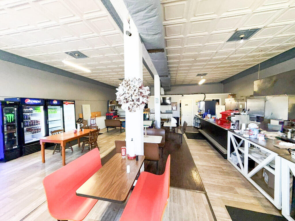 1027 Lee Highway Property Photo 13