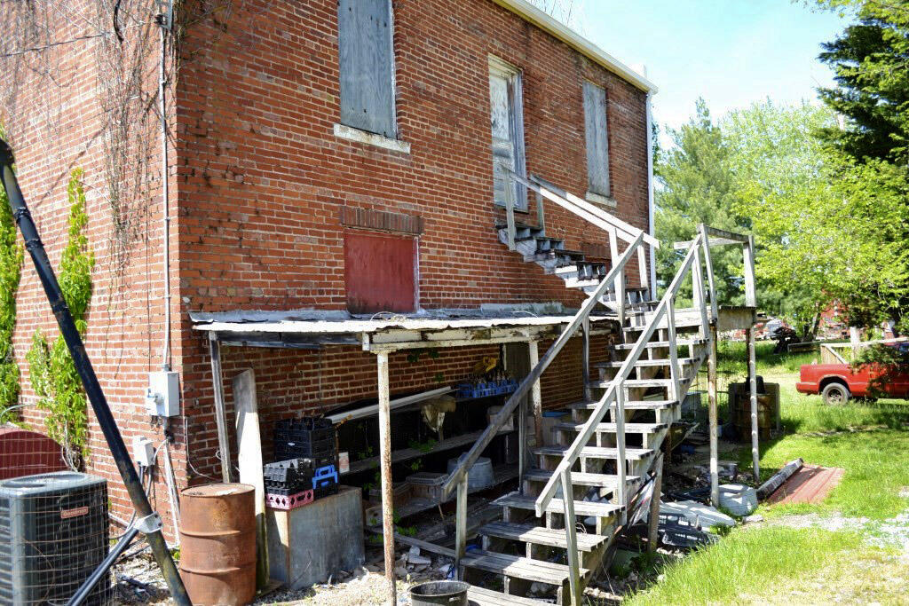 1027 Lee Highway Property Photo 17