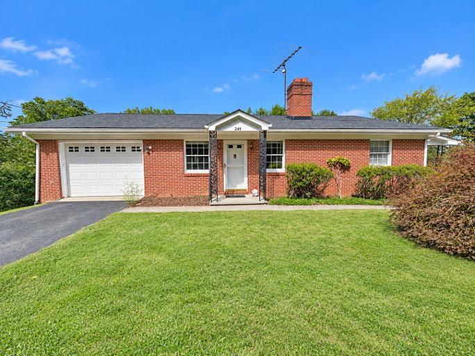 249 Lyons Circle Property Photo 1